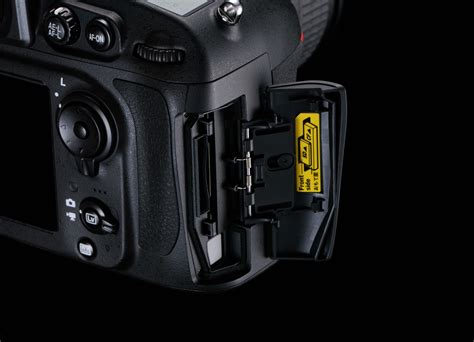 D800 Slots