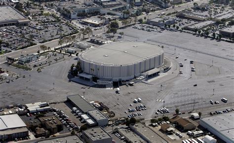 Estacionamento Perto De Valley View Casino Center