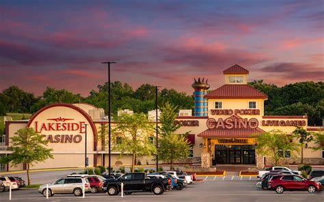 Terrivel S A Beira Do Lago De Casino Parque De Estacionamento Osceola Iowa